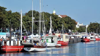 AV Warnemuende 01-05-26